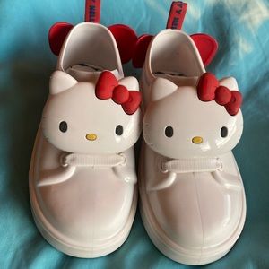 Mini melissa Hello Kitty sneackers Size 11